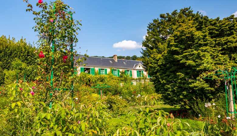 開花したクロードモネ庭園