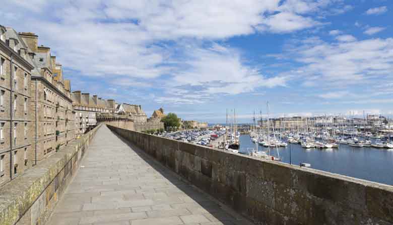 Discover the ramparts of Saint Malo