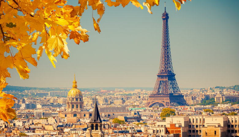 日没時のエッフェル塔