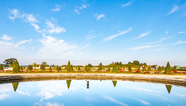 Discover the Palace of Versailles and its gardens