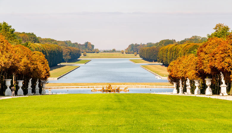 Discover the beautiful domain of Versailles