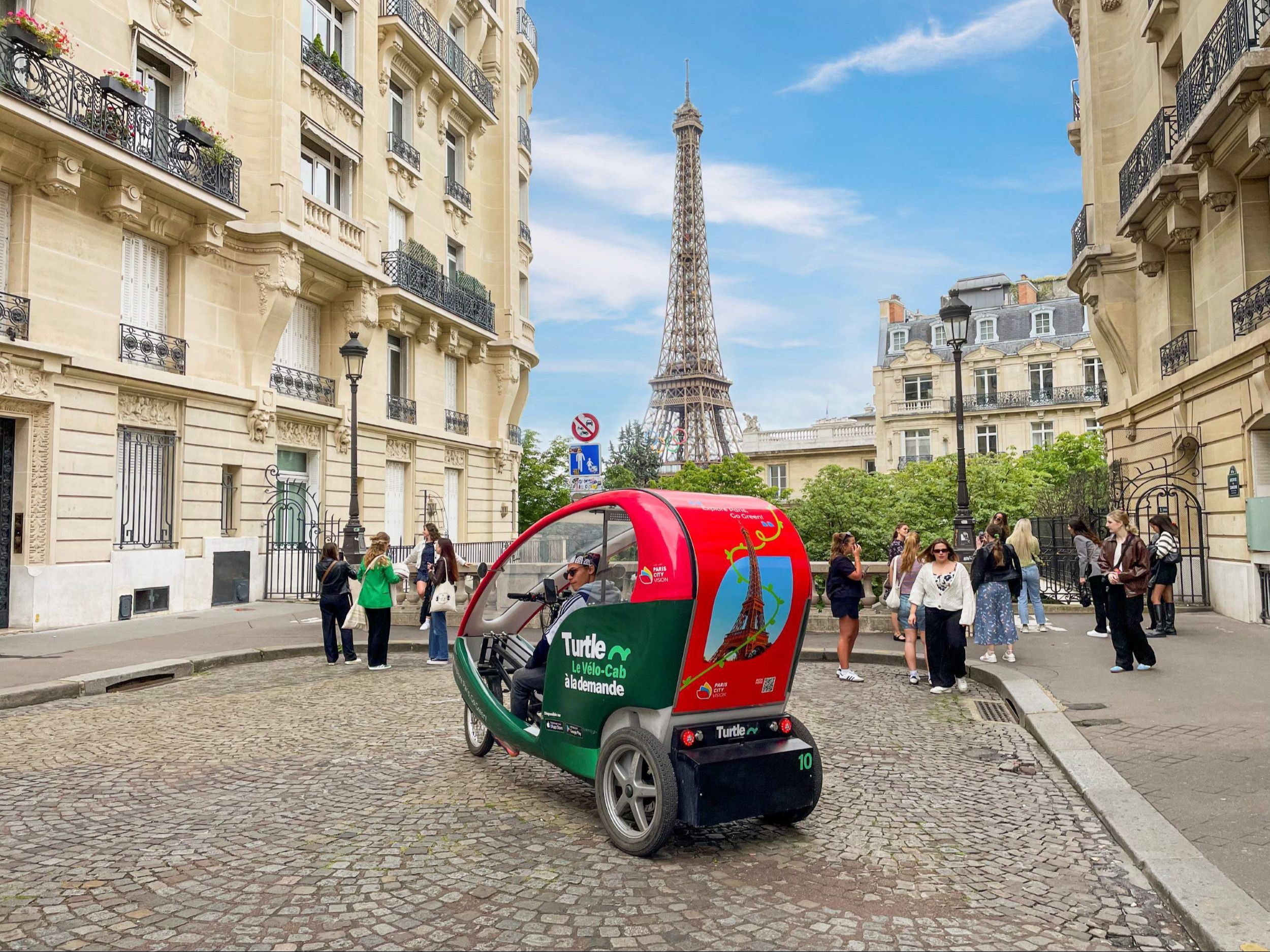 Best Paris Rickshaw Private Tour (1-2 persons)
