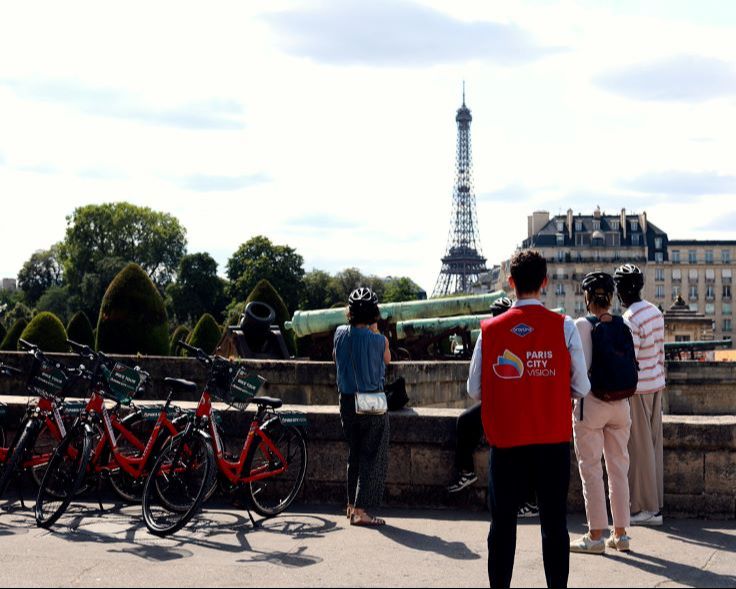 Private guided bike tour of Paris (1 to 10 participants)