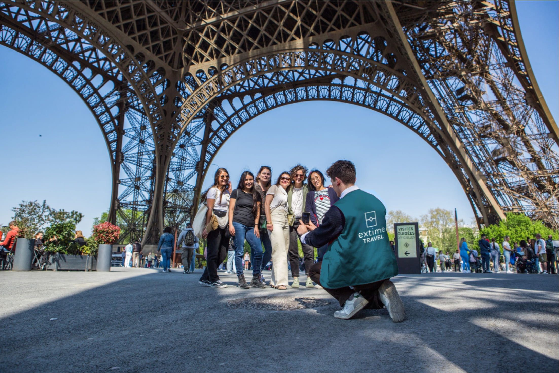 Private guided visit of the top of the Eiffel tower (1-6)