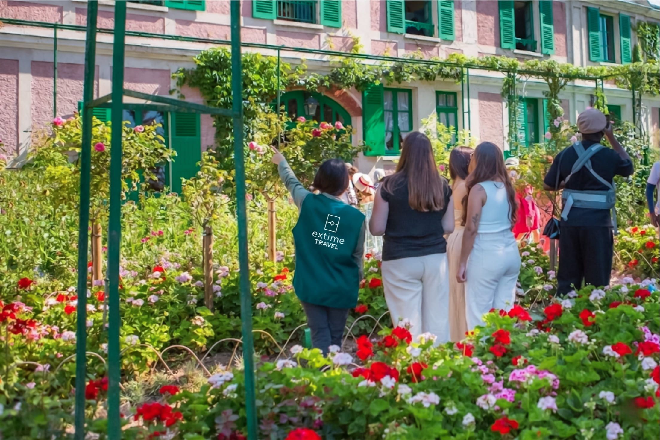 Half Day Trip Guided Tour of Giverny Monet's Gardens from Paris with transportation