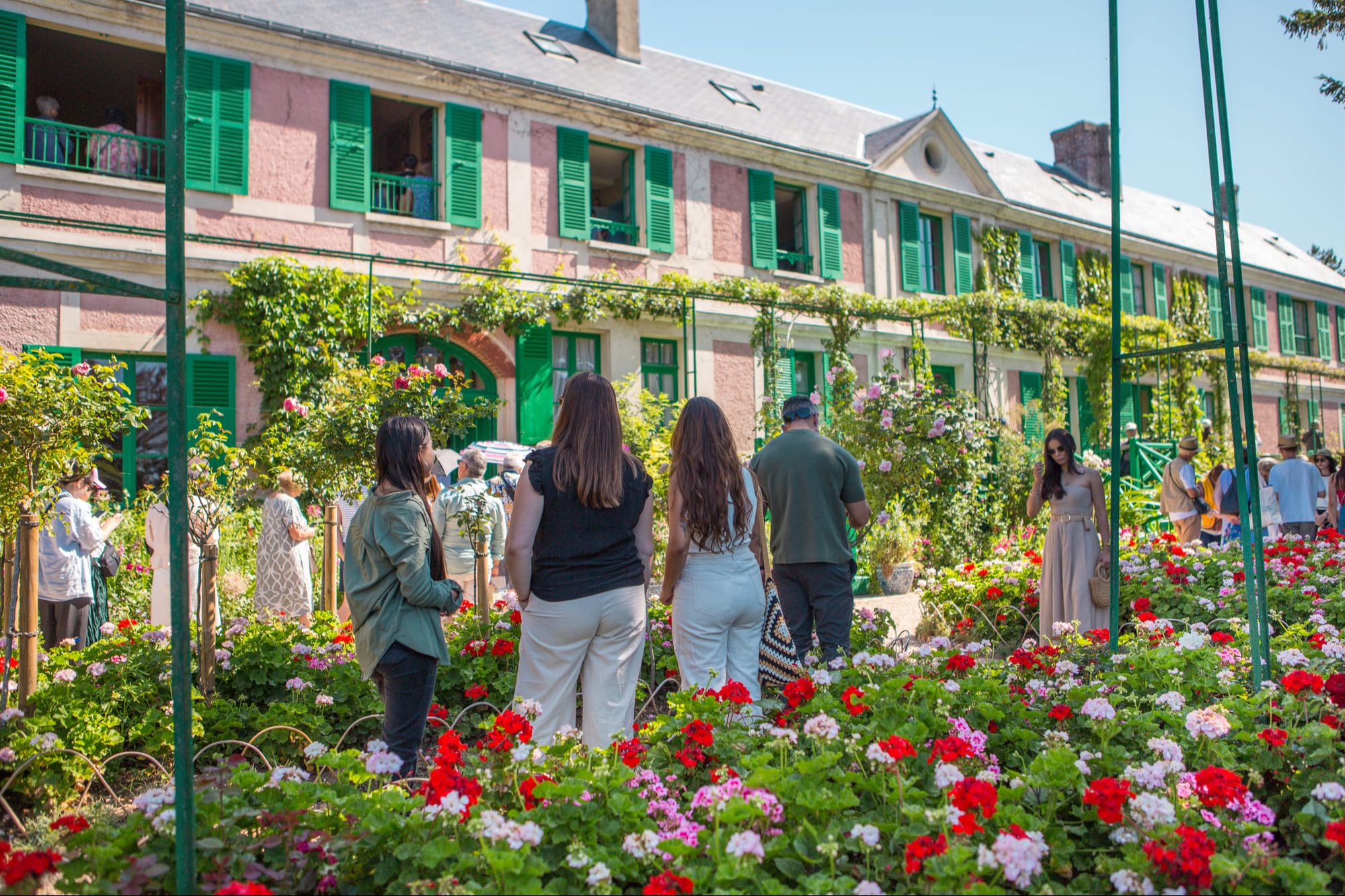 Visite Audio-Guidée des Jardins de Monet à Giverny et du Château de Versailles (déjeuner et transport inclus)