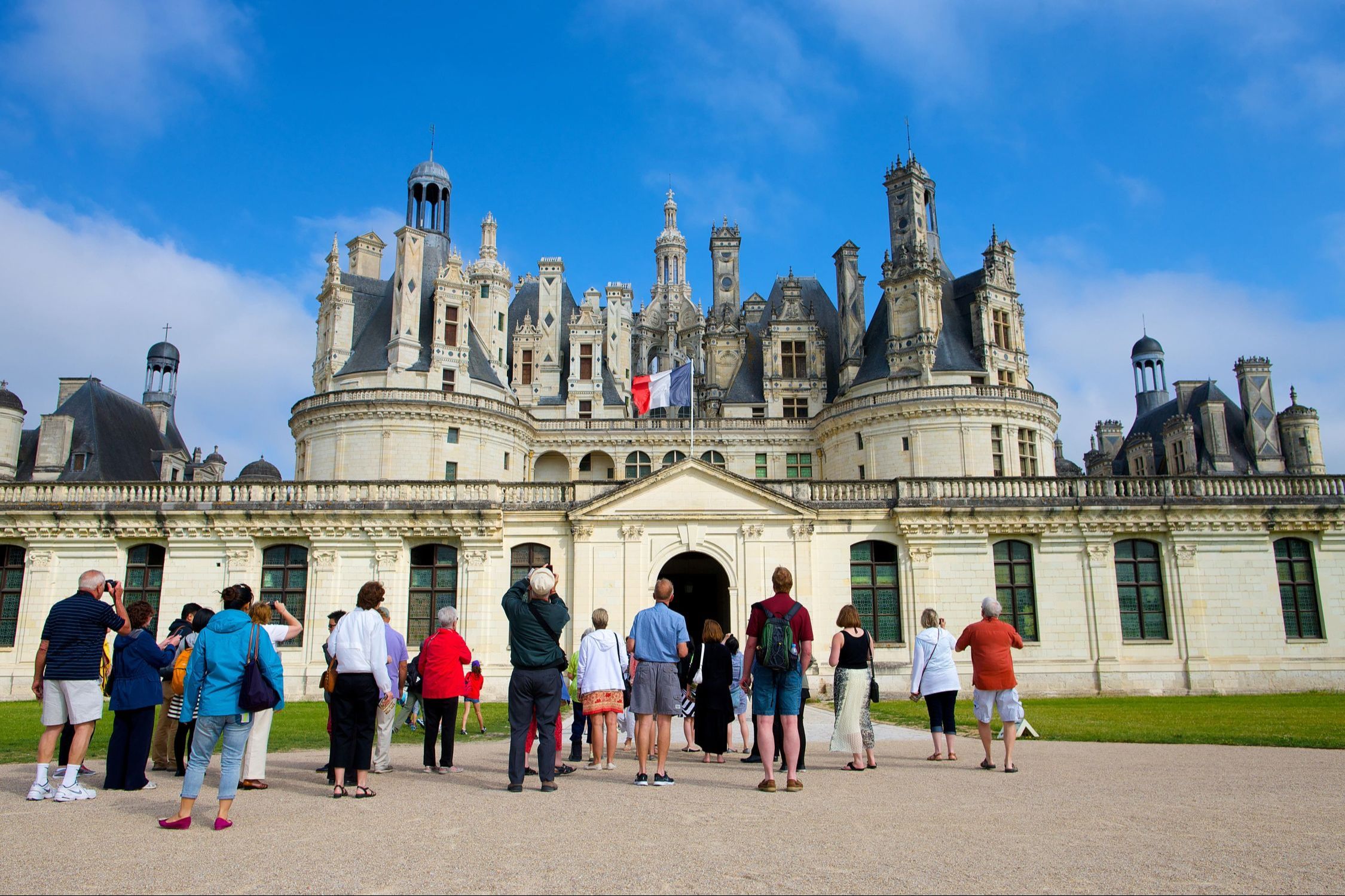 All day trip guided tour of the Loire Valley Castles with transportation from Paris