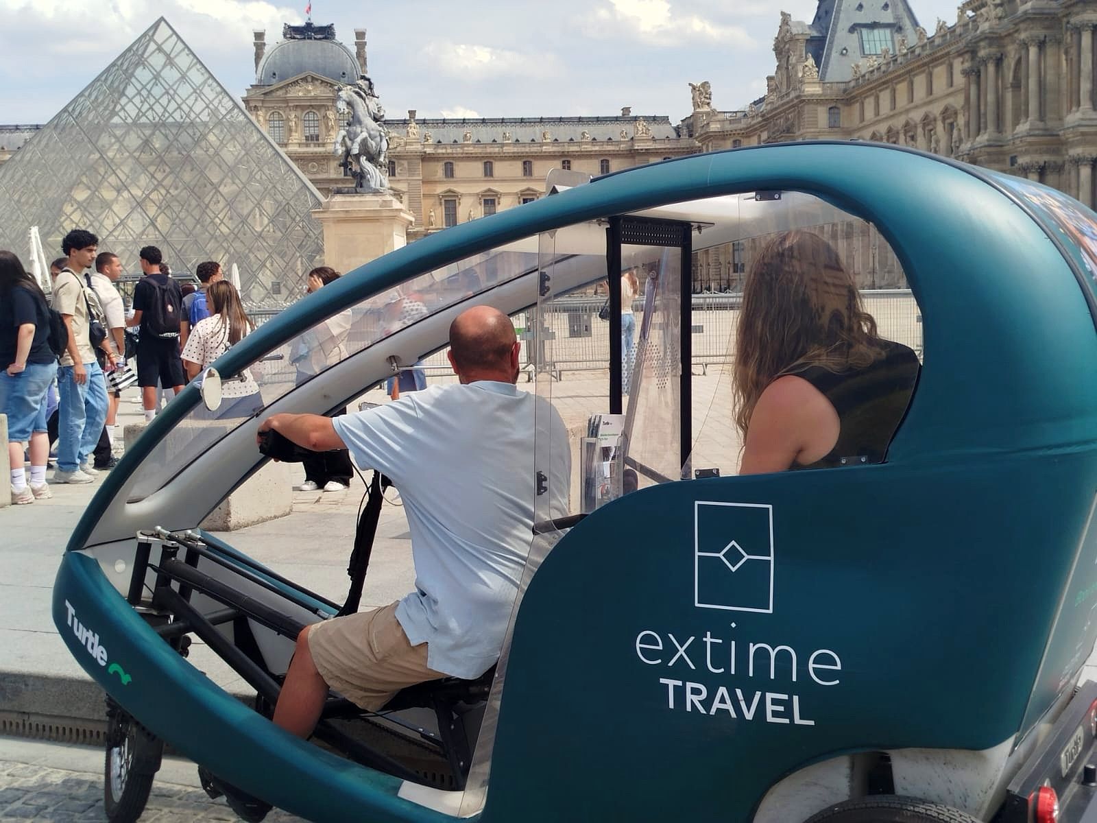 Tour privado "Lo mejor de París" en bicitaxi eléctrico (1-2 personas)